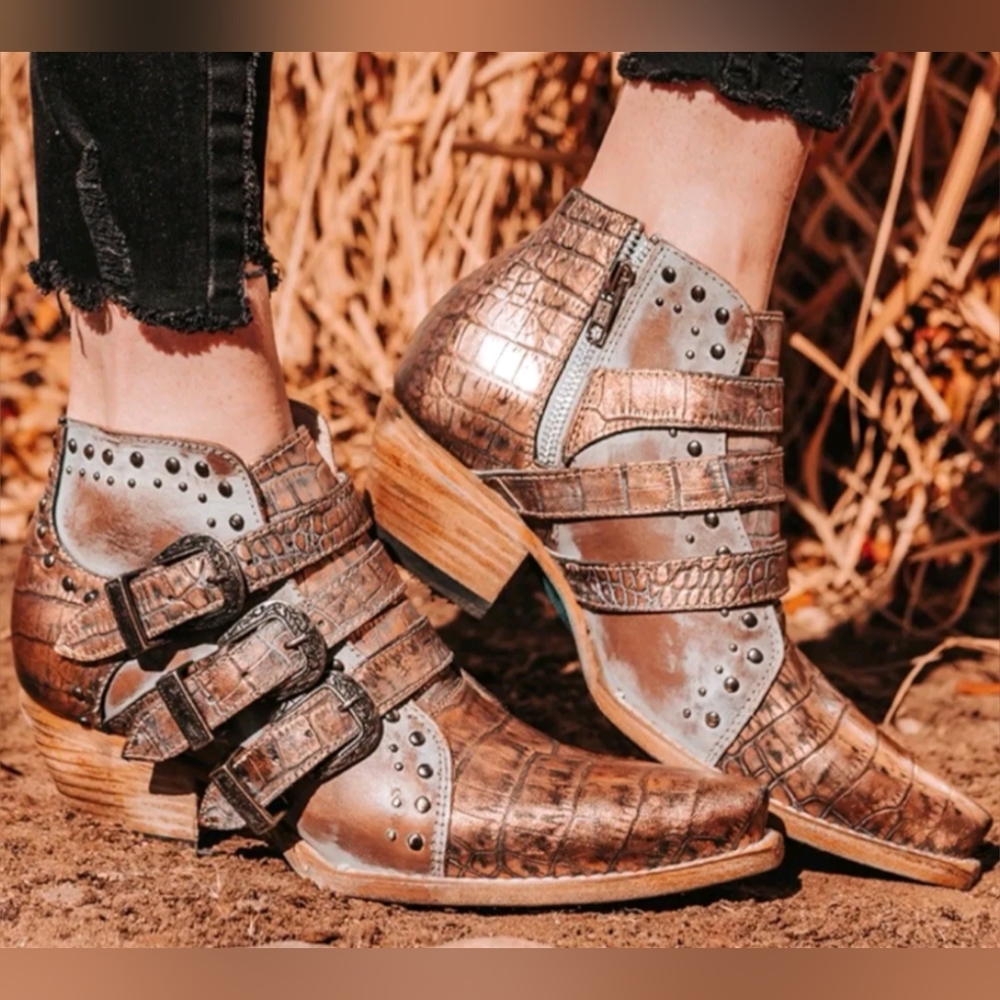 Freebird Wilhelmina blush croc sz 8